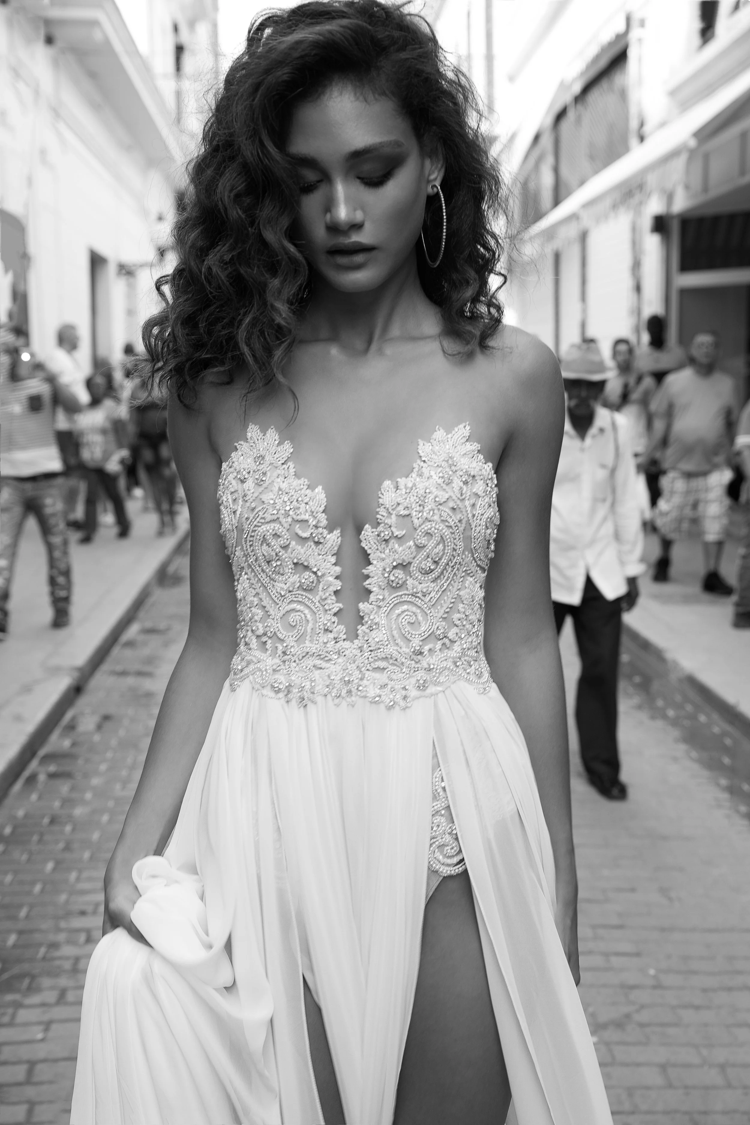 Julie vino 2025 wedding dress price